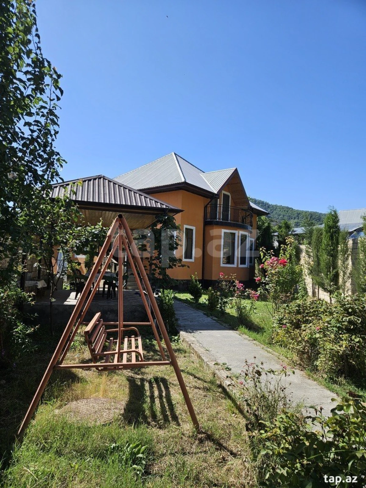 Kirayə verilir 3 otaqlı həyət evi