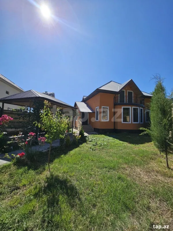 Kirayə verilir 3 otaqlı həyət evi