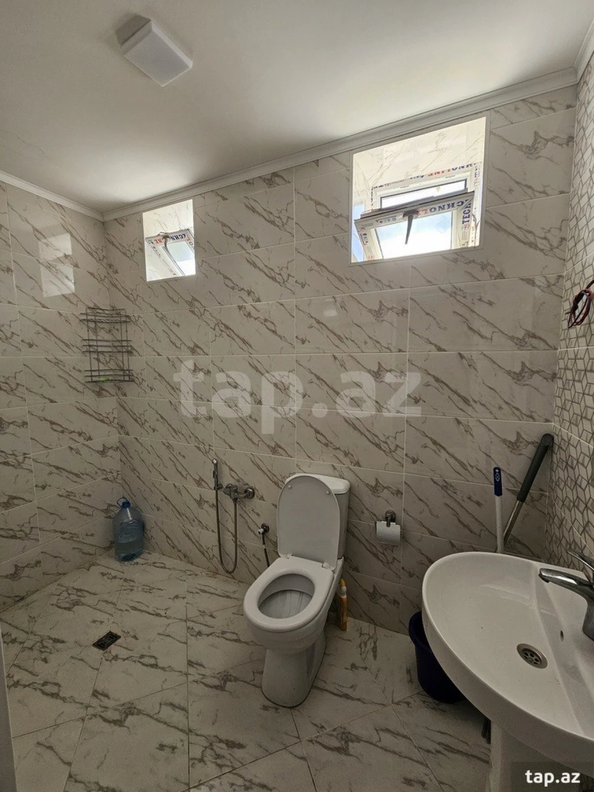 Kirayə verilir 3 otaqlı həyət evi