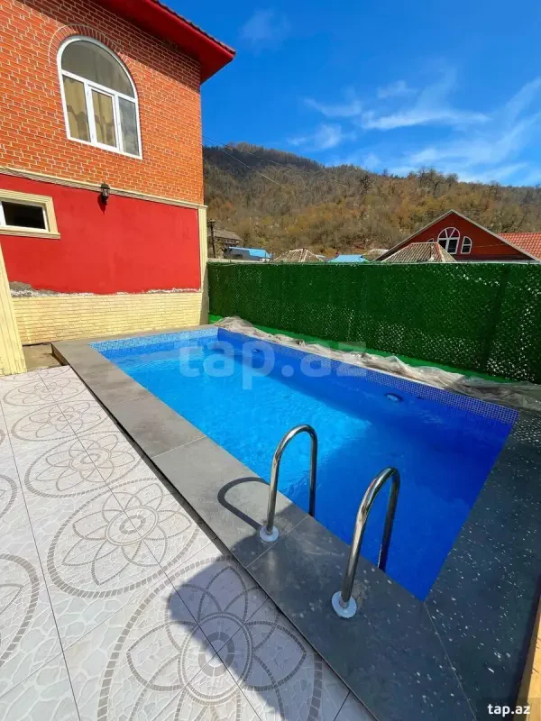 Kirayə verilir 5 otaqlı həyət evi 300 m²
