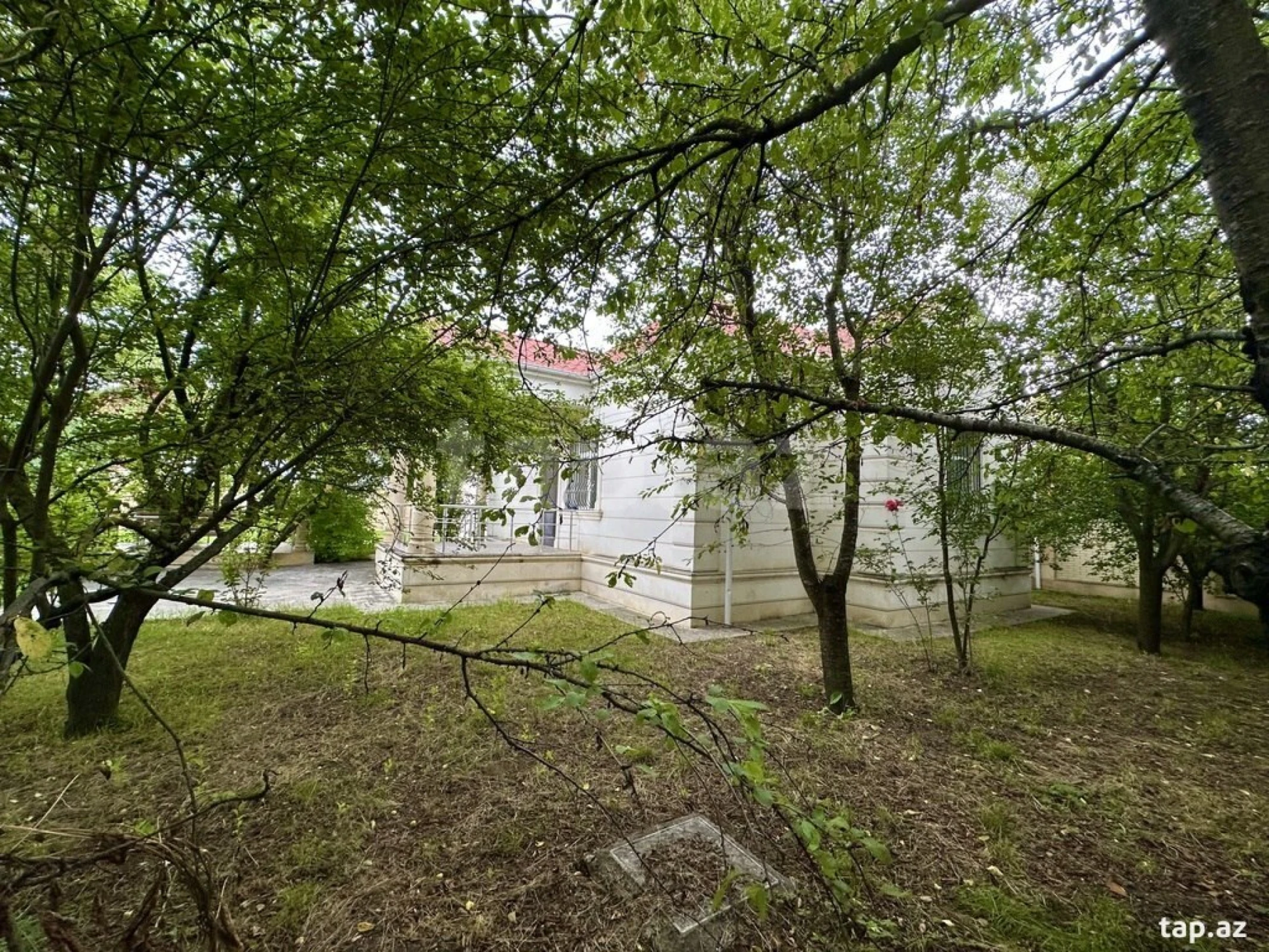 Kirayə verilir 5 otaqlı həyət evi