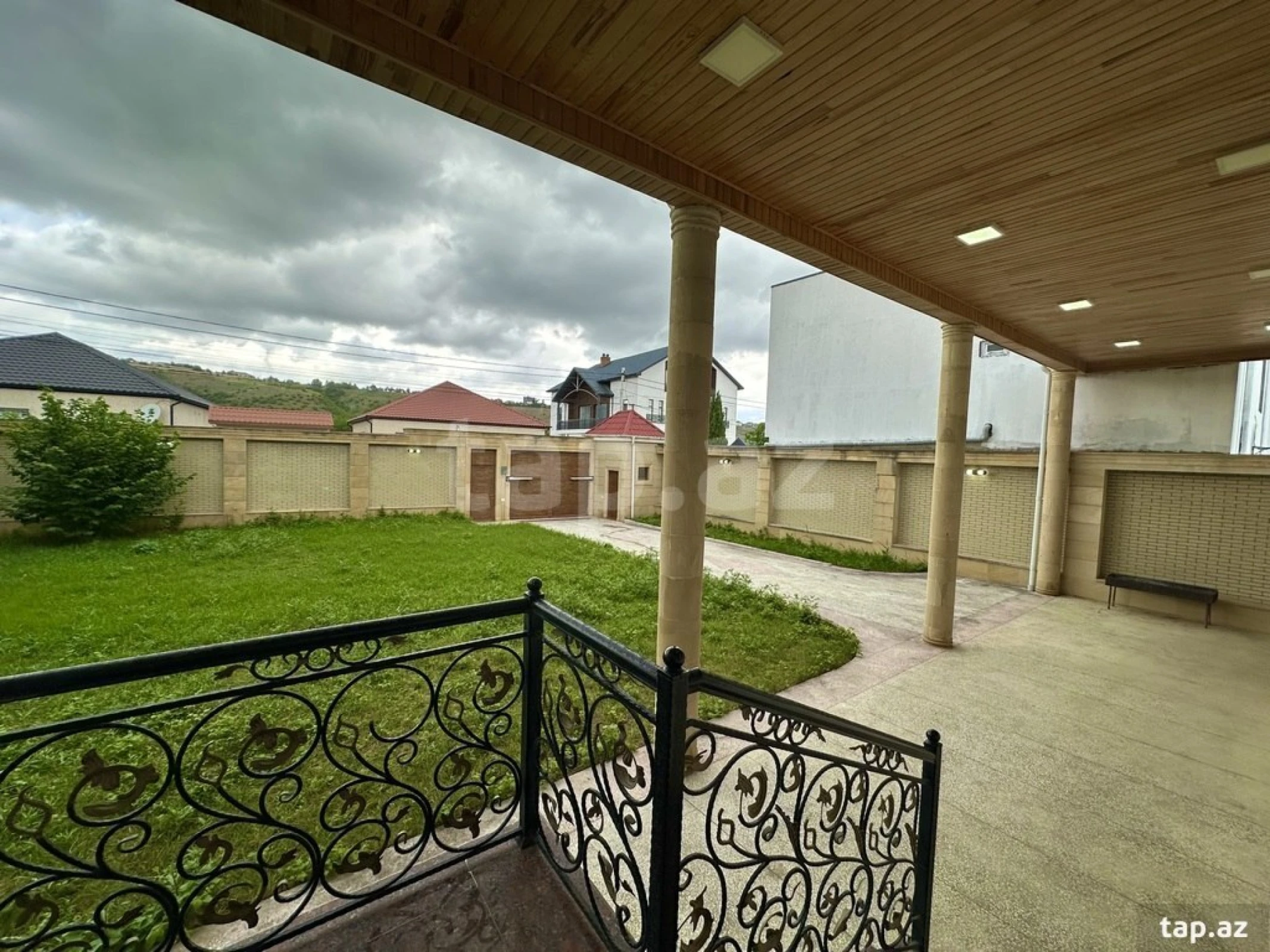 Kirayə verilir 5 otaqlı həyət evi