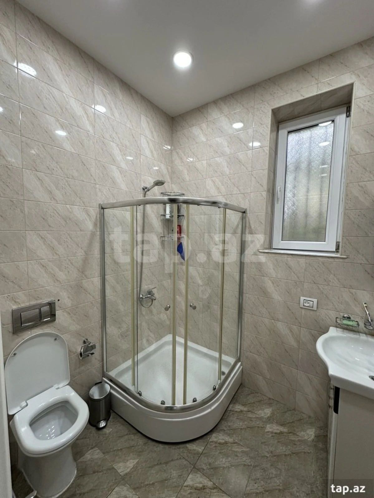 Kirayə verilir 5 otaqlı həyət evi