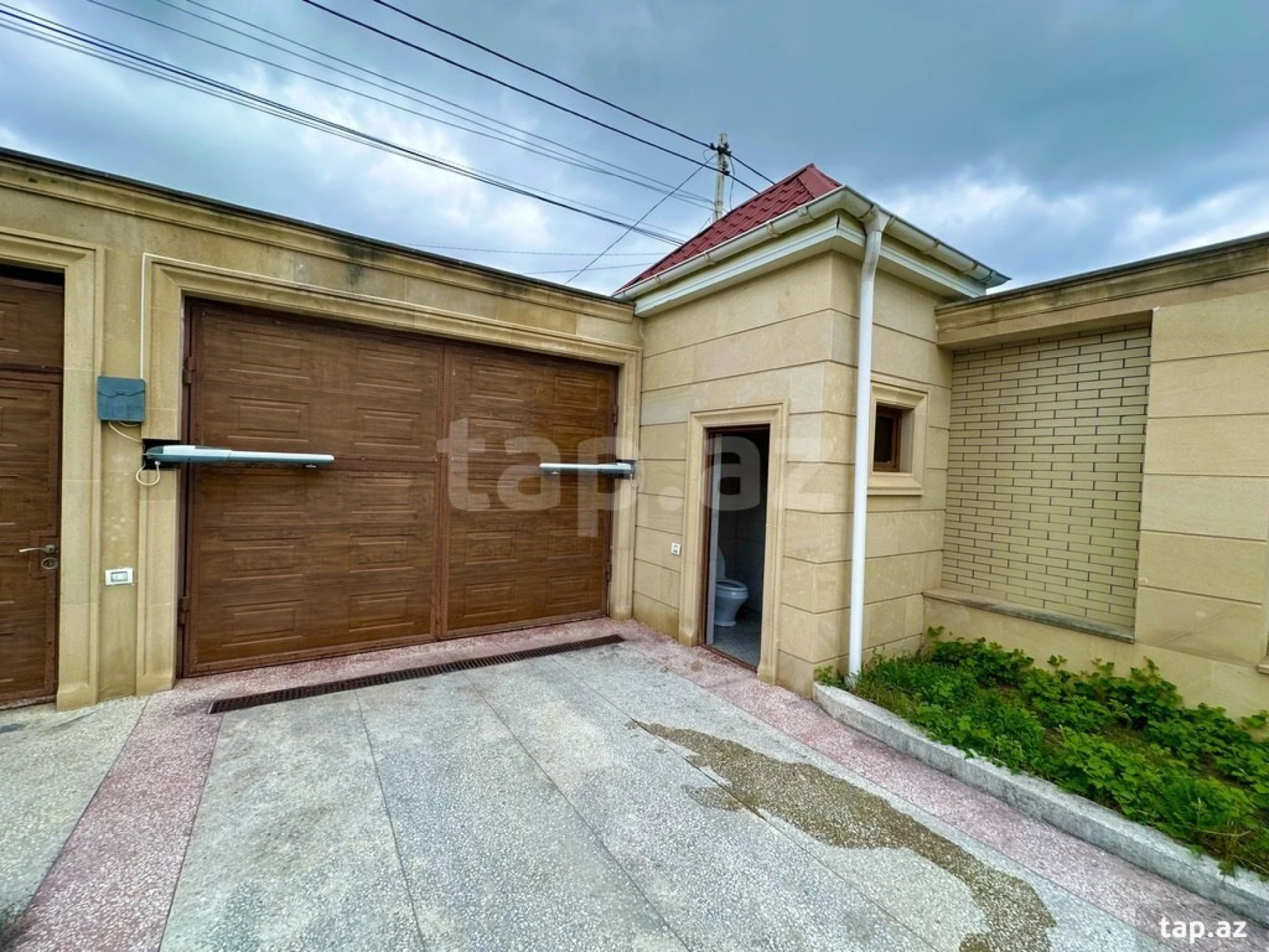 Kirayə verilir 5 otaqlı həyət evi