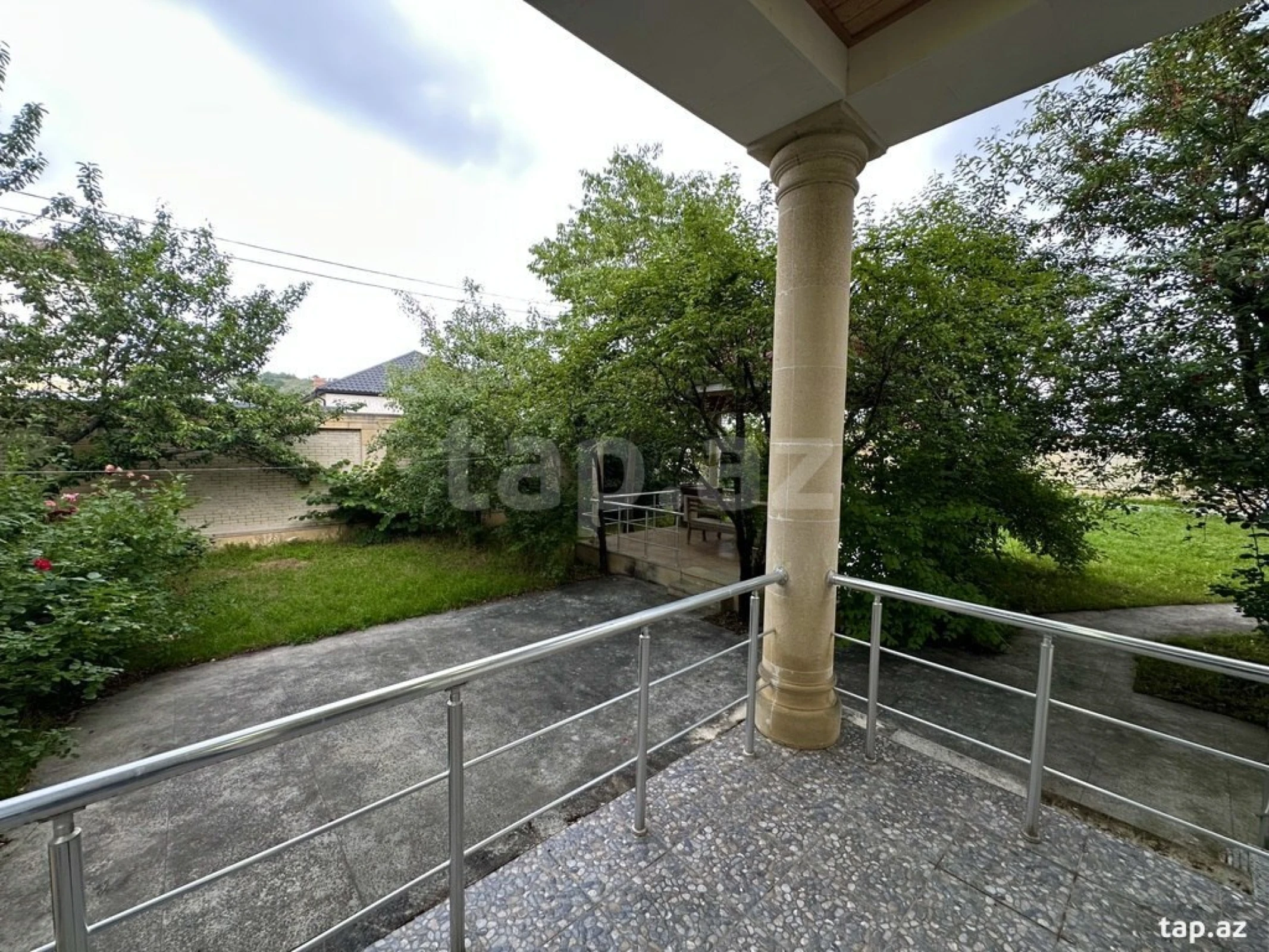 Kirayə verilir 5 otaqlı həyət evi