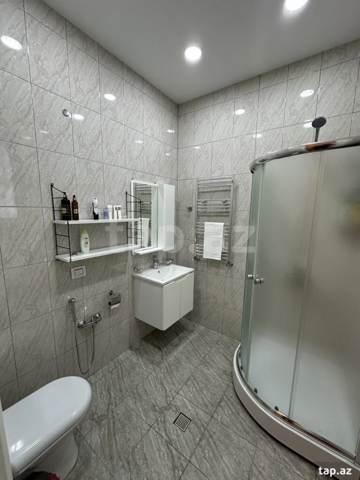 Kirayə verilir 5 otaqlı həyət evi