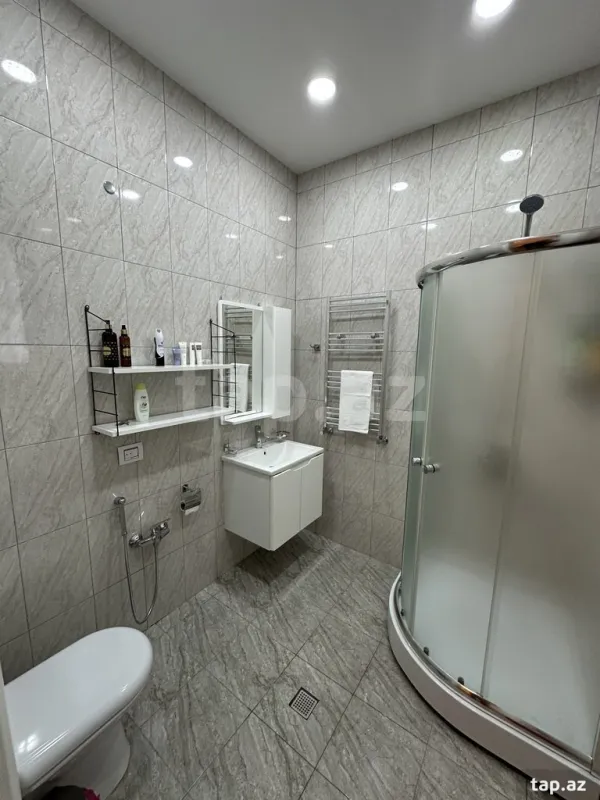 Kirayə verilir 5 otaqlı həyət evi