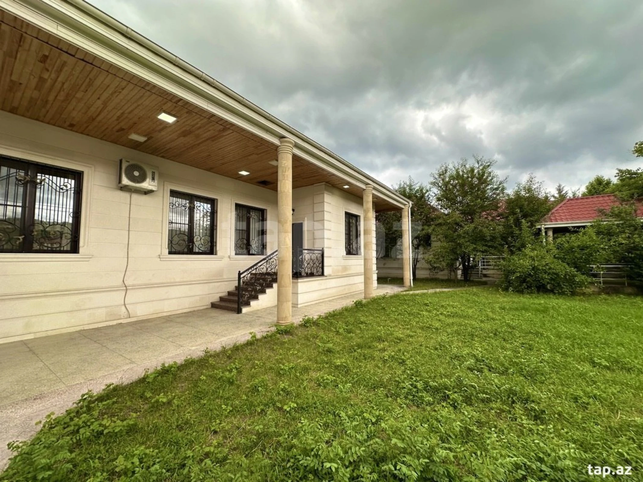 Kirayə verilir 5 otaqlı həyət evi