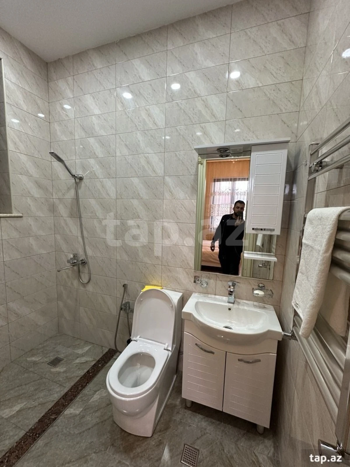 Kirayə verilir 5 otaqlı həyət evi