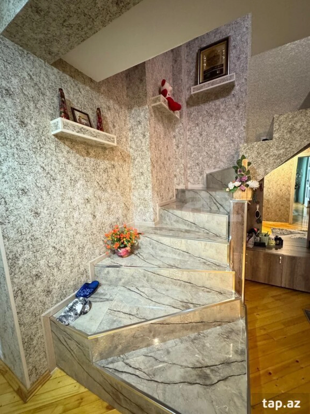 Satılır 4 otaqlı yeni tikili 125 m²