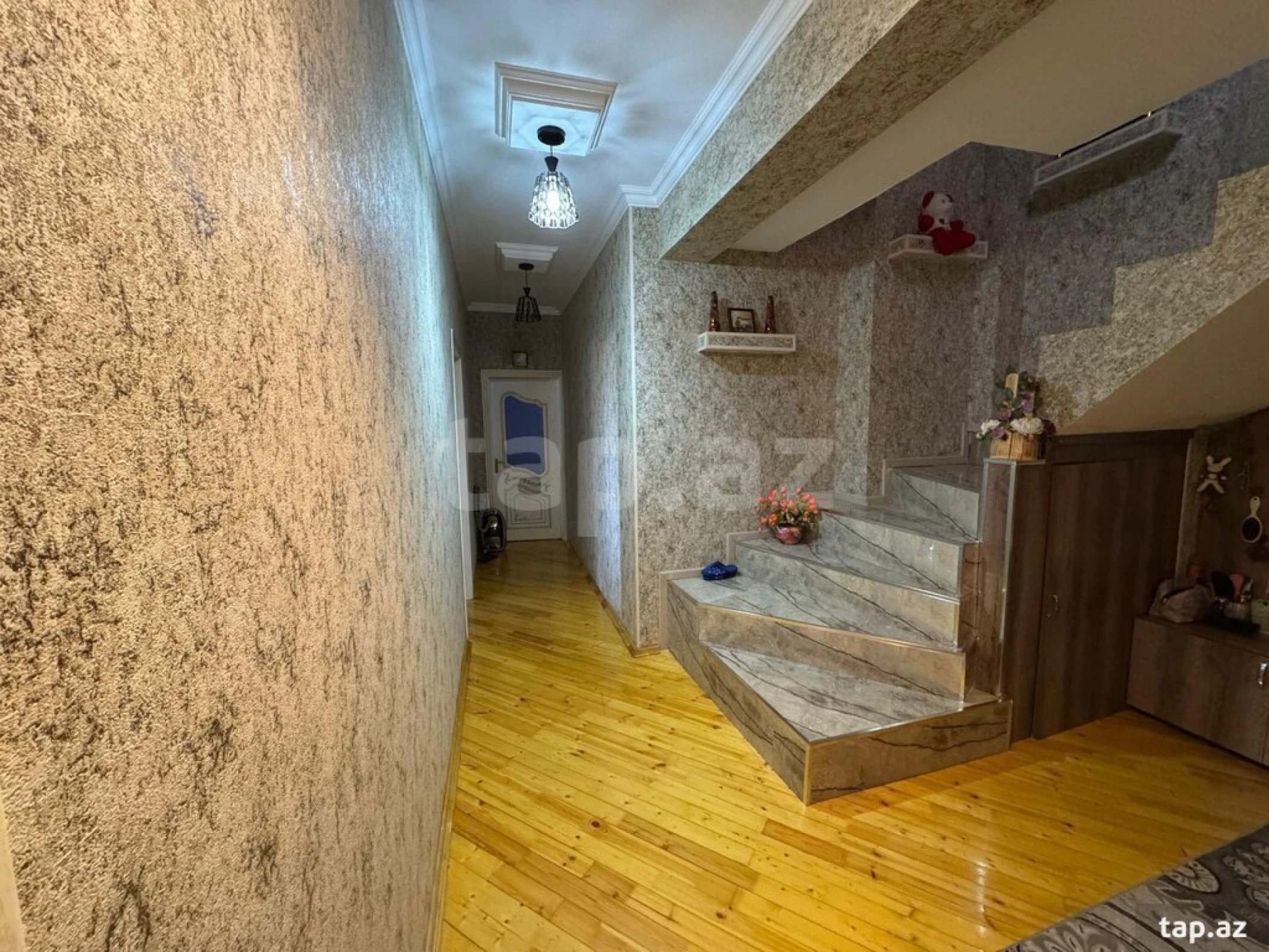 Satılır 4 otaqlı yeni tikili 125 m²