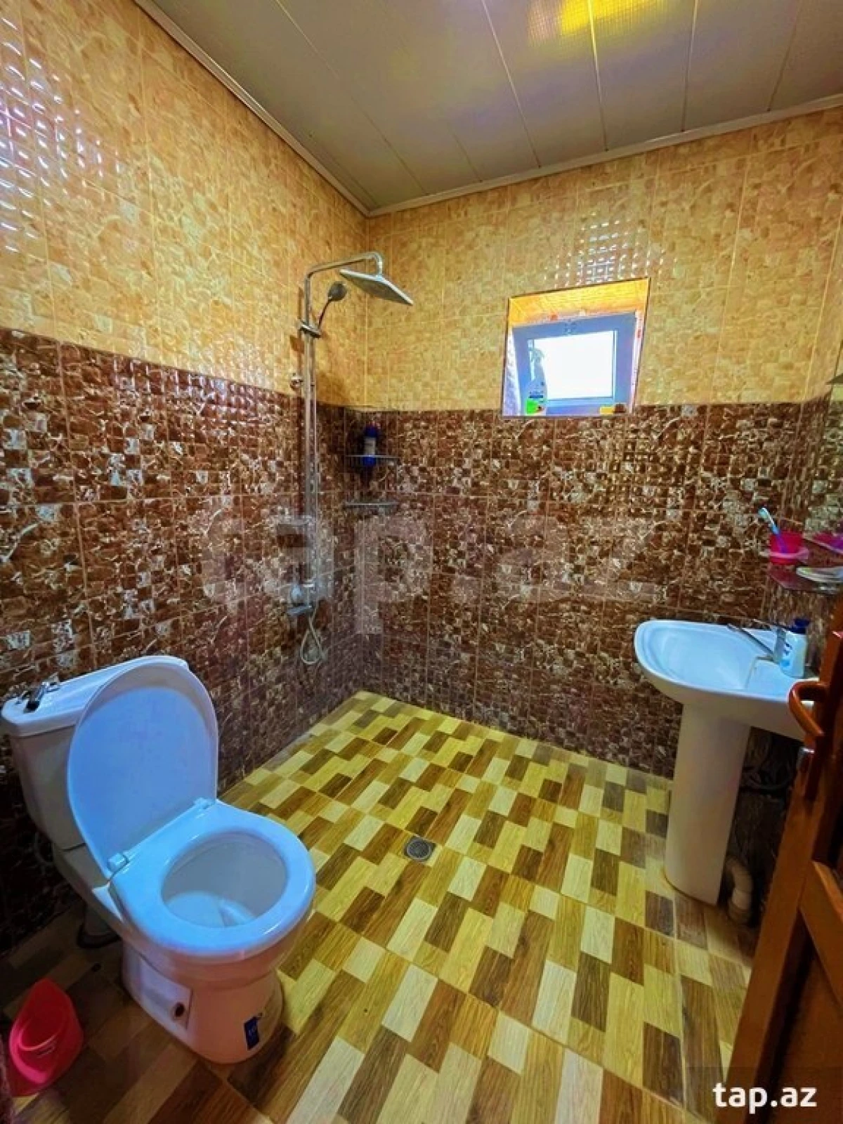 Kirayə verilir 5 otaqlı həyət evi