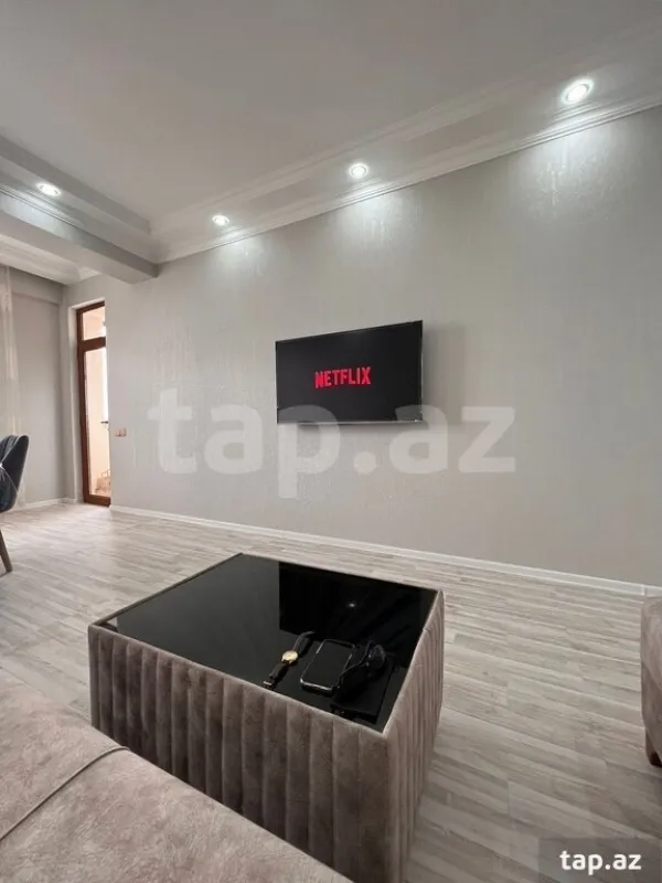 Kirayə verilir 3 otaqlı yeni tikili 90 m²