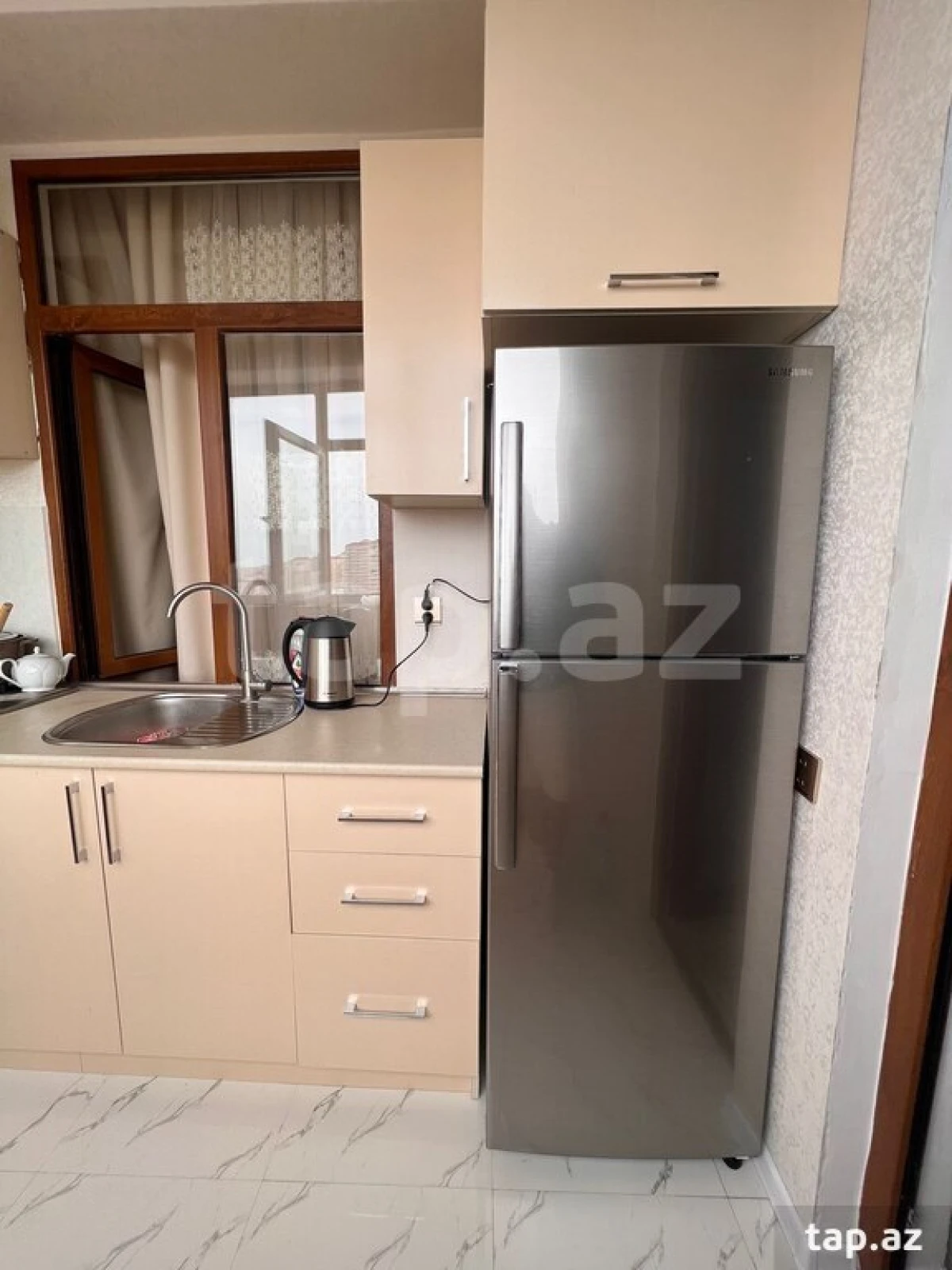 Kirayə verilir 3 otaqlı yeni tikili 90 m²