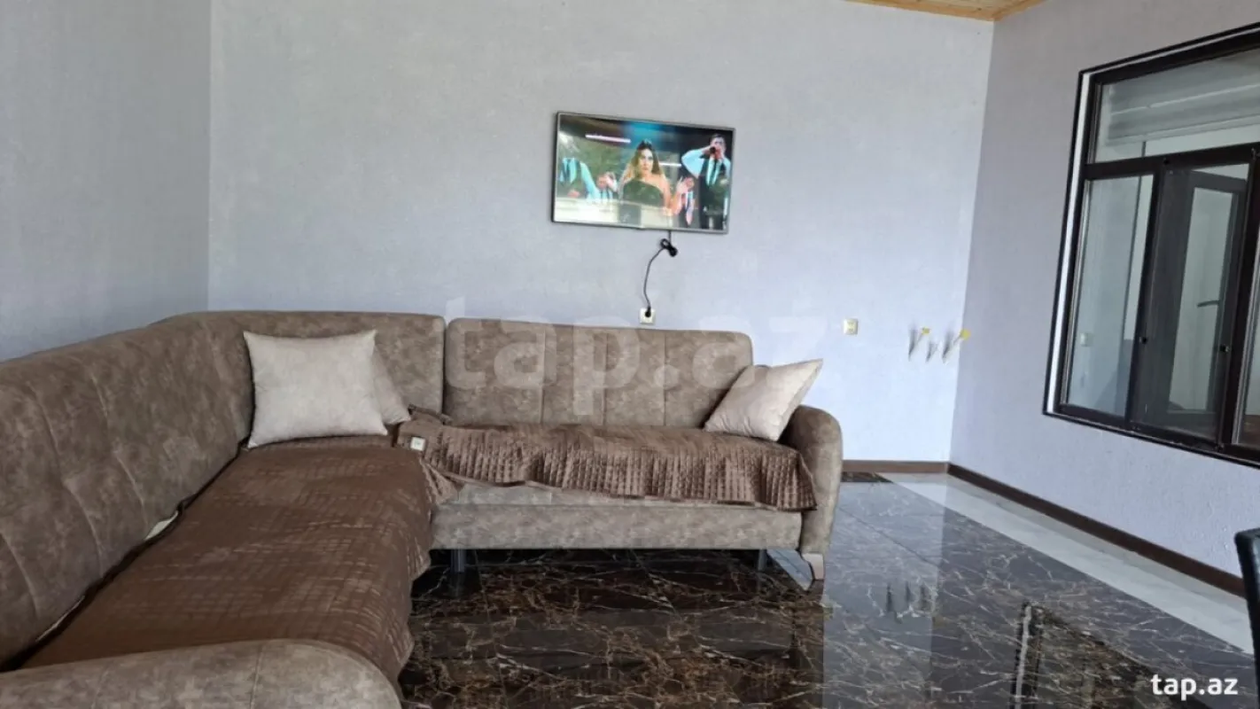 Kirayə verilir 3 otaqlı həyət evi