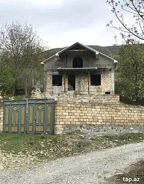 Satılır 6 otaqlı həyət evi 300 m²