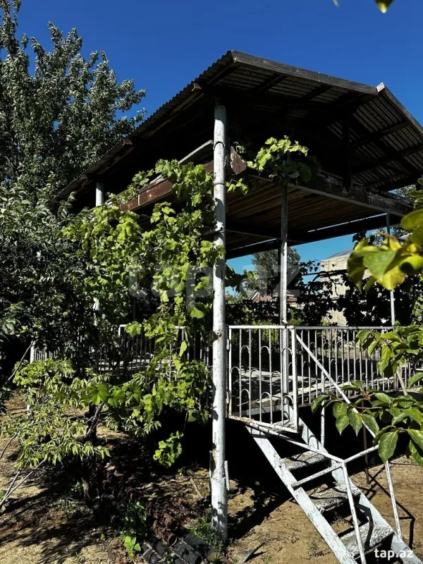 Satılır 5 otaqlı həyət evi