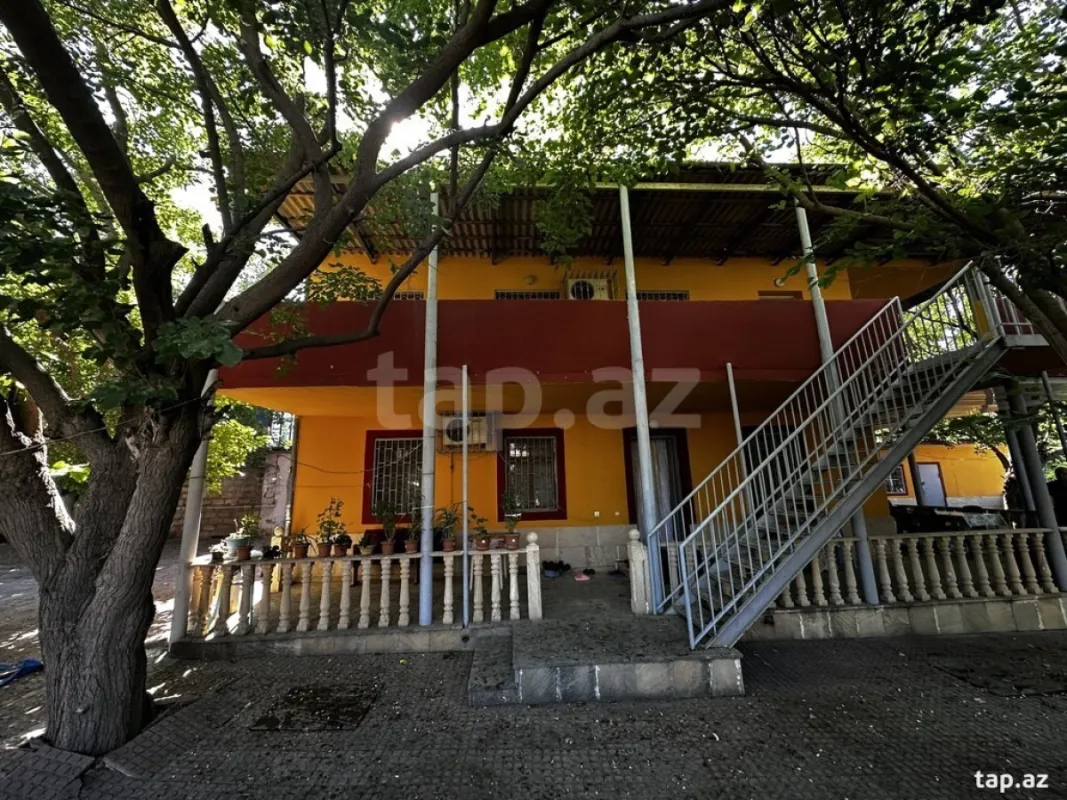 Satılır 5 otaqlı həyət evi