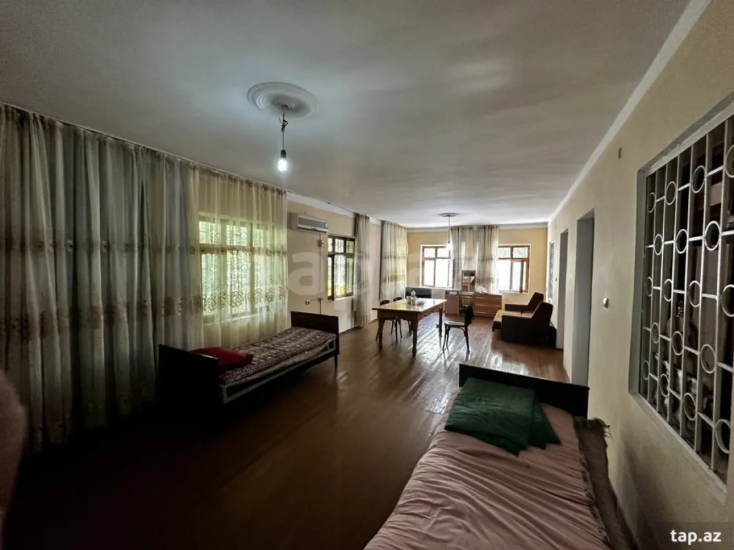 Satılır 5 otaqlı həyət evi