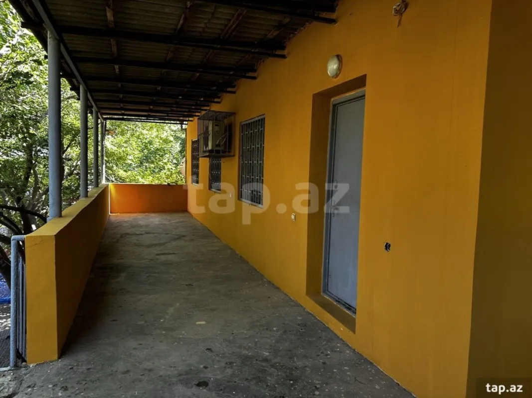 Satılır 5 otaqlı həyət evi