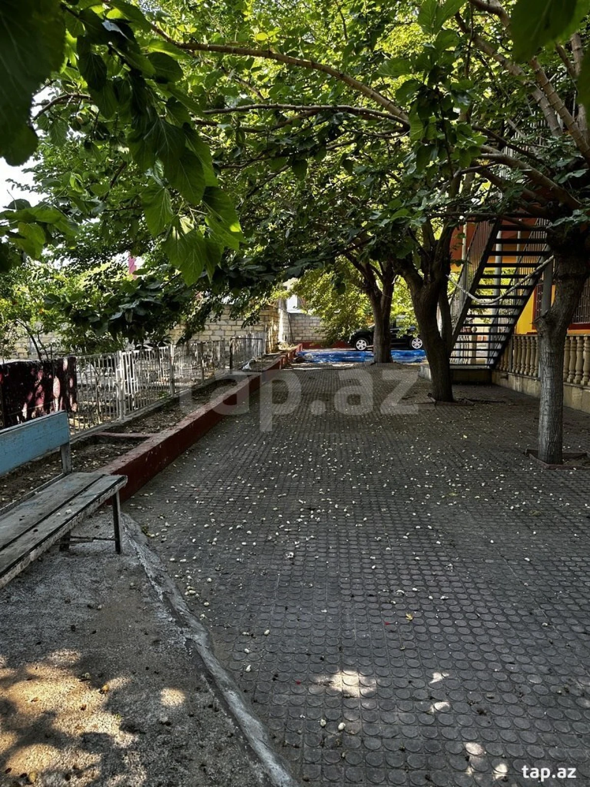 Satılır 5 otaqlı həyət evi