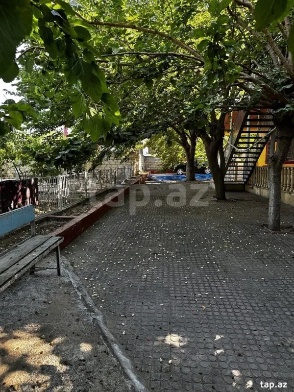 Satılır 5 otaqlı həyət evi