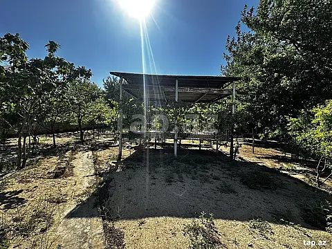 Satılır 5 otaqlı həyət evi