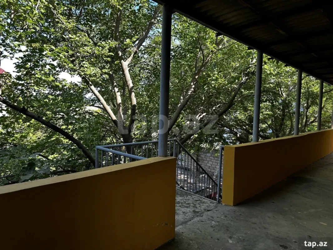 Satılır 5 otaqlı həyət evi