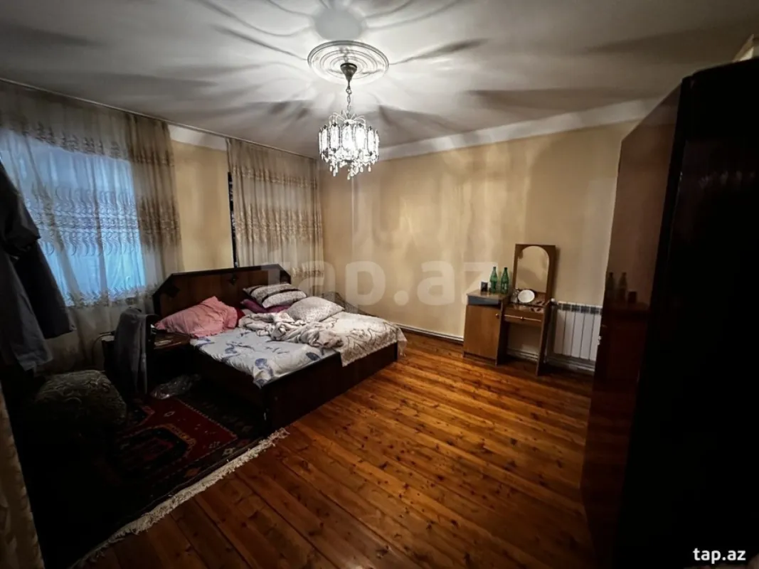 Satılır 5 otaqlı həyət evi