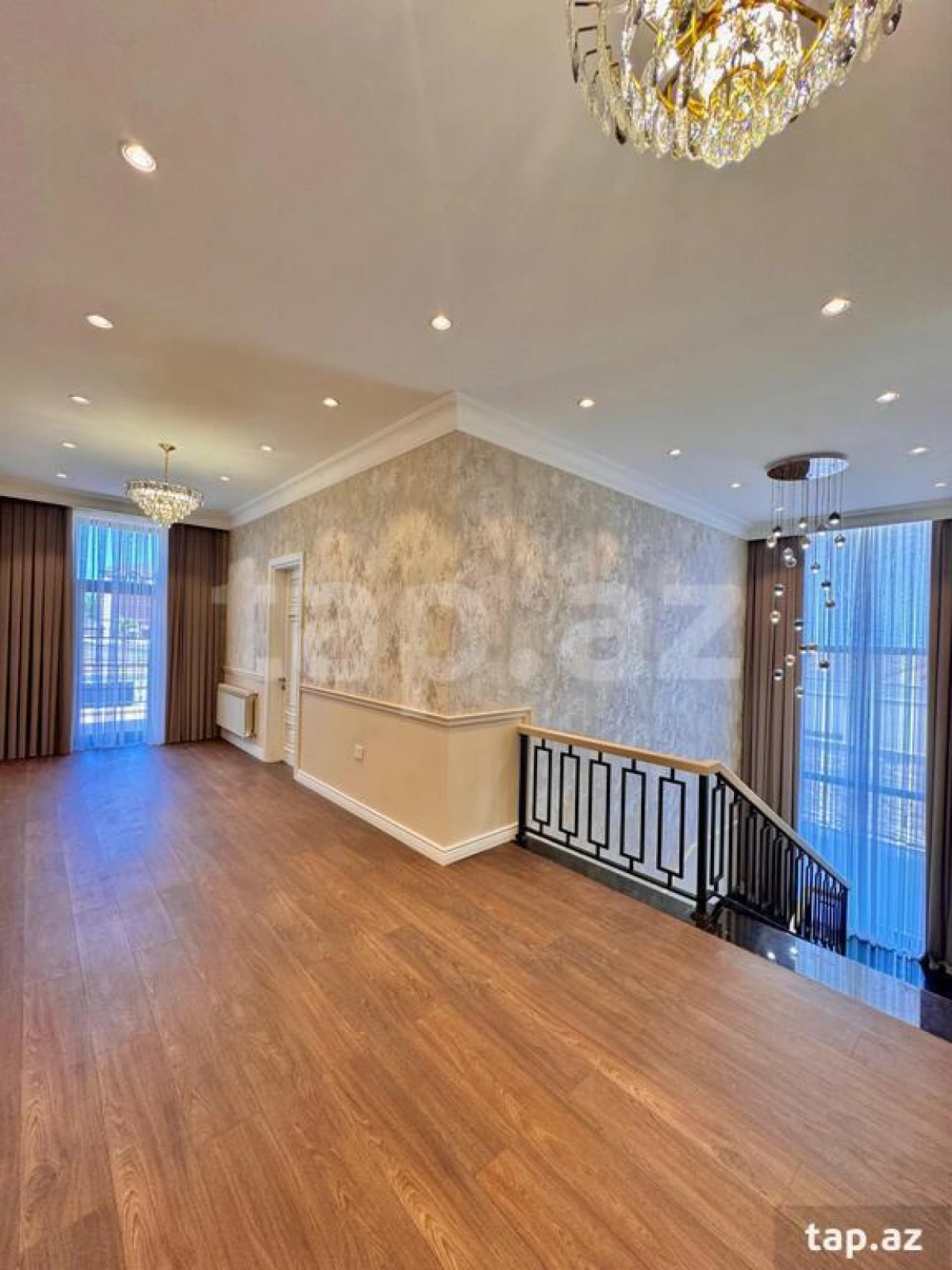 Satılır 5 otaqlı həyət evi