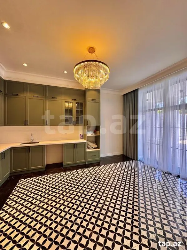 Satılır 5 otaqlı həyət evi