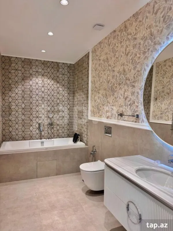 Satılır 5 otaqlı həyət evi