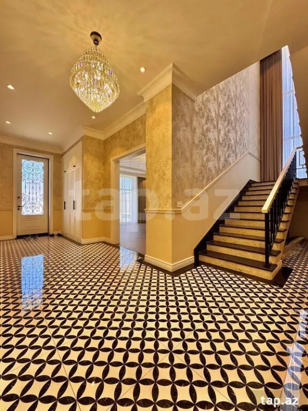 Satılır 5 otaqlı həyət evi