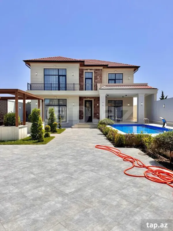 Satılır 5 otaqlı həyət evi