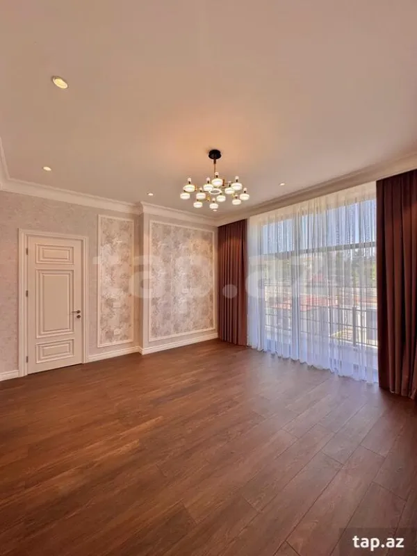 Satılır 5 otaqlı həyət evi