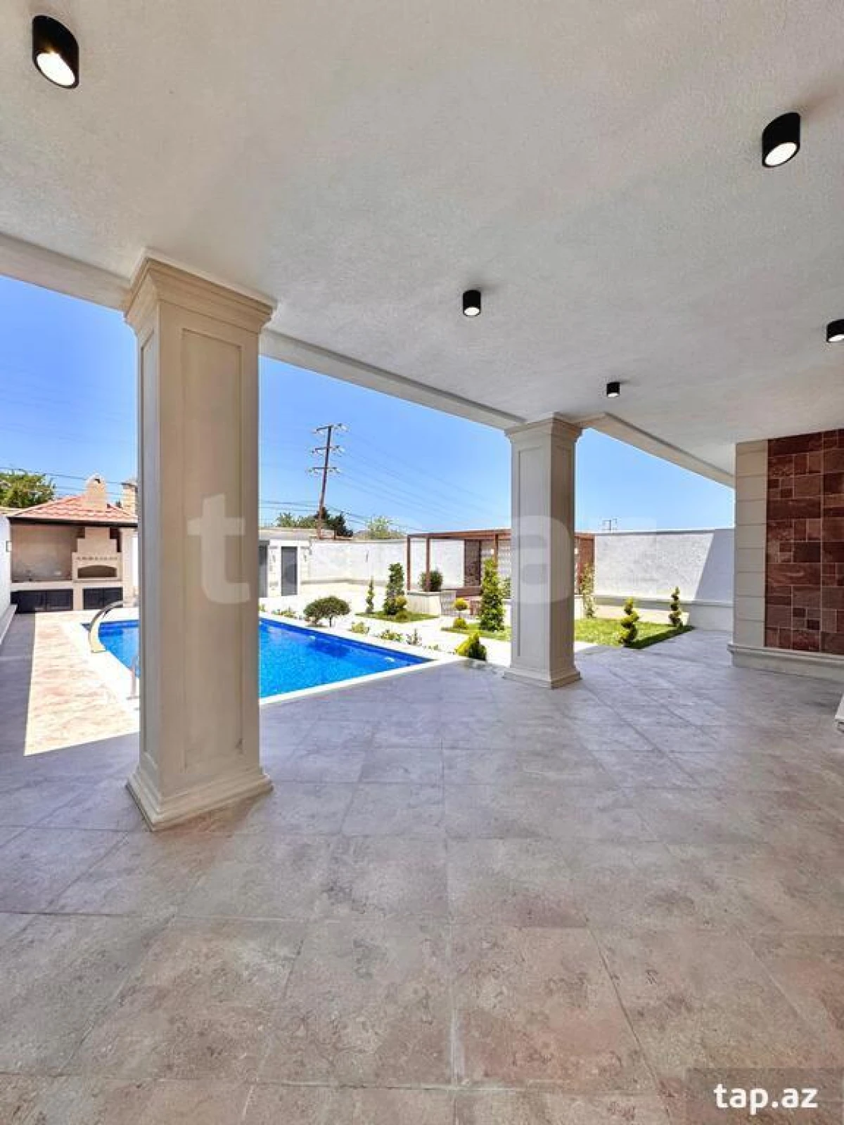 Satılır 5 otaqlı həyət evi