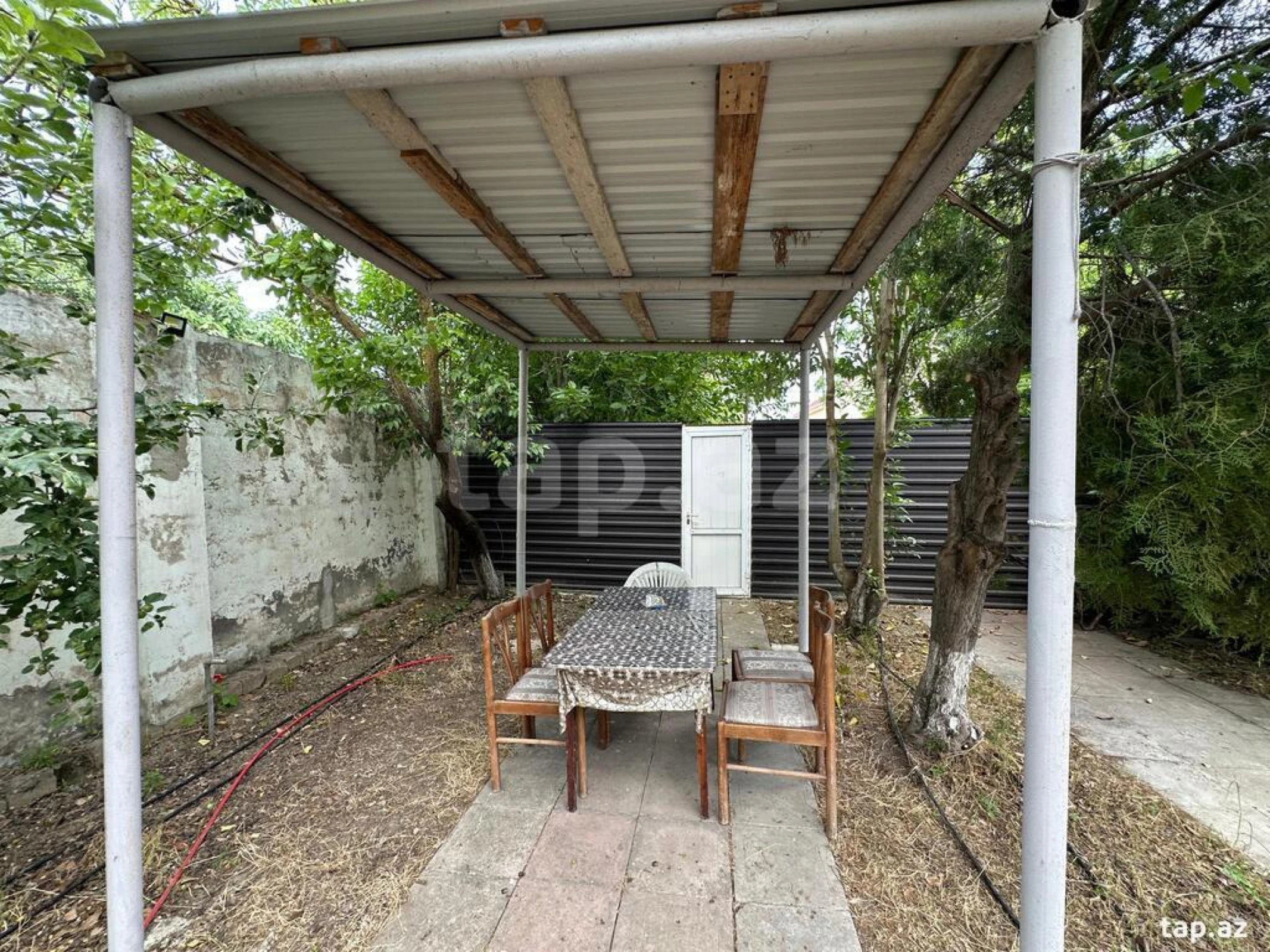 Kirayə verilir 4 otaqlı həyət evi