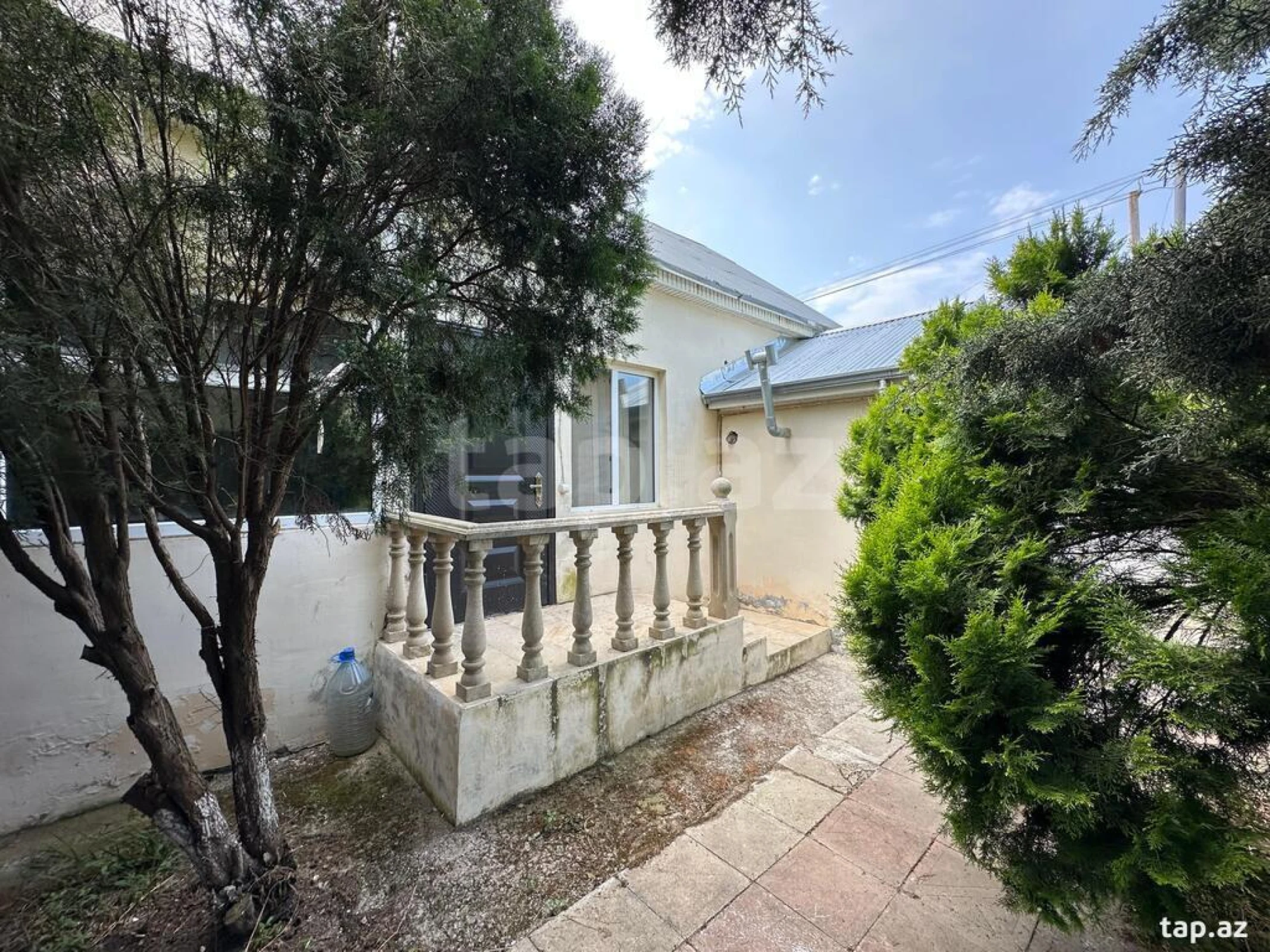 Kirayə verilir 4 otaqlı həyət evi