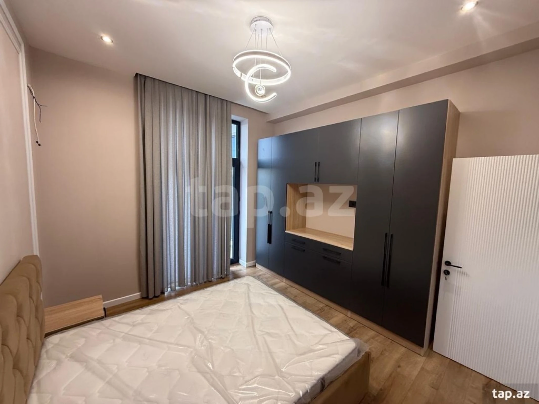 Satılır 5 otaqlı həyət evi