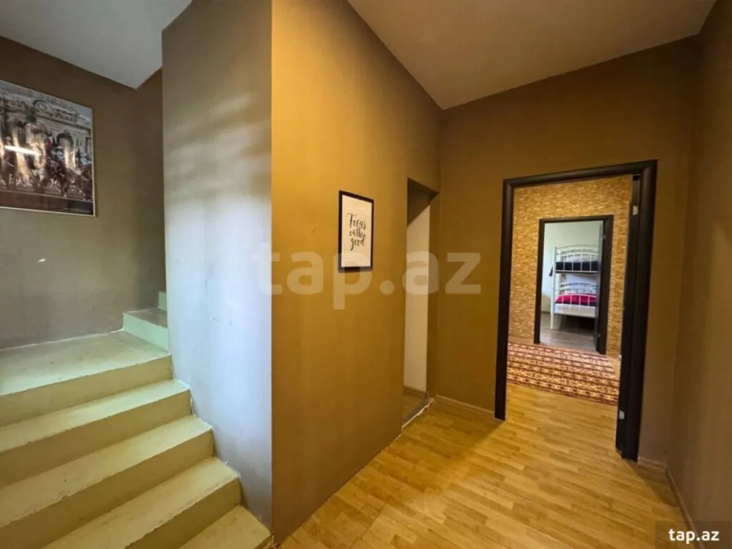 Satılır 5 otaqlı həyət evi