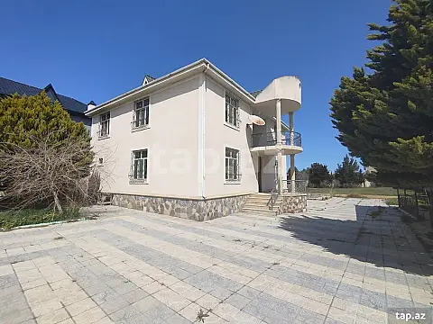 Satılır 4 otaqlı həyət evi 200 m²