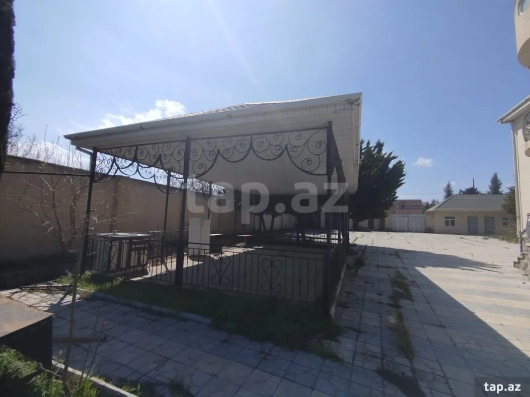 Satılır 4 otaqlı həyət evi 200 m²