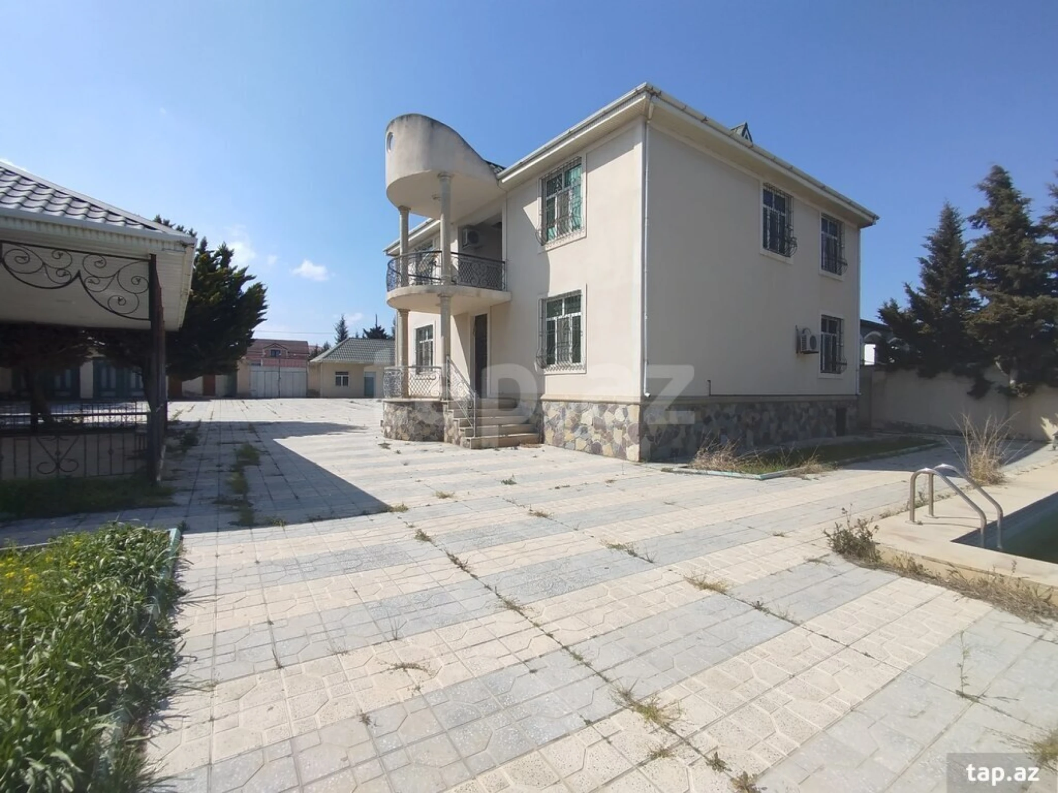 Satılır 4 otaqlı həyət evi 200 m²