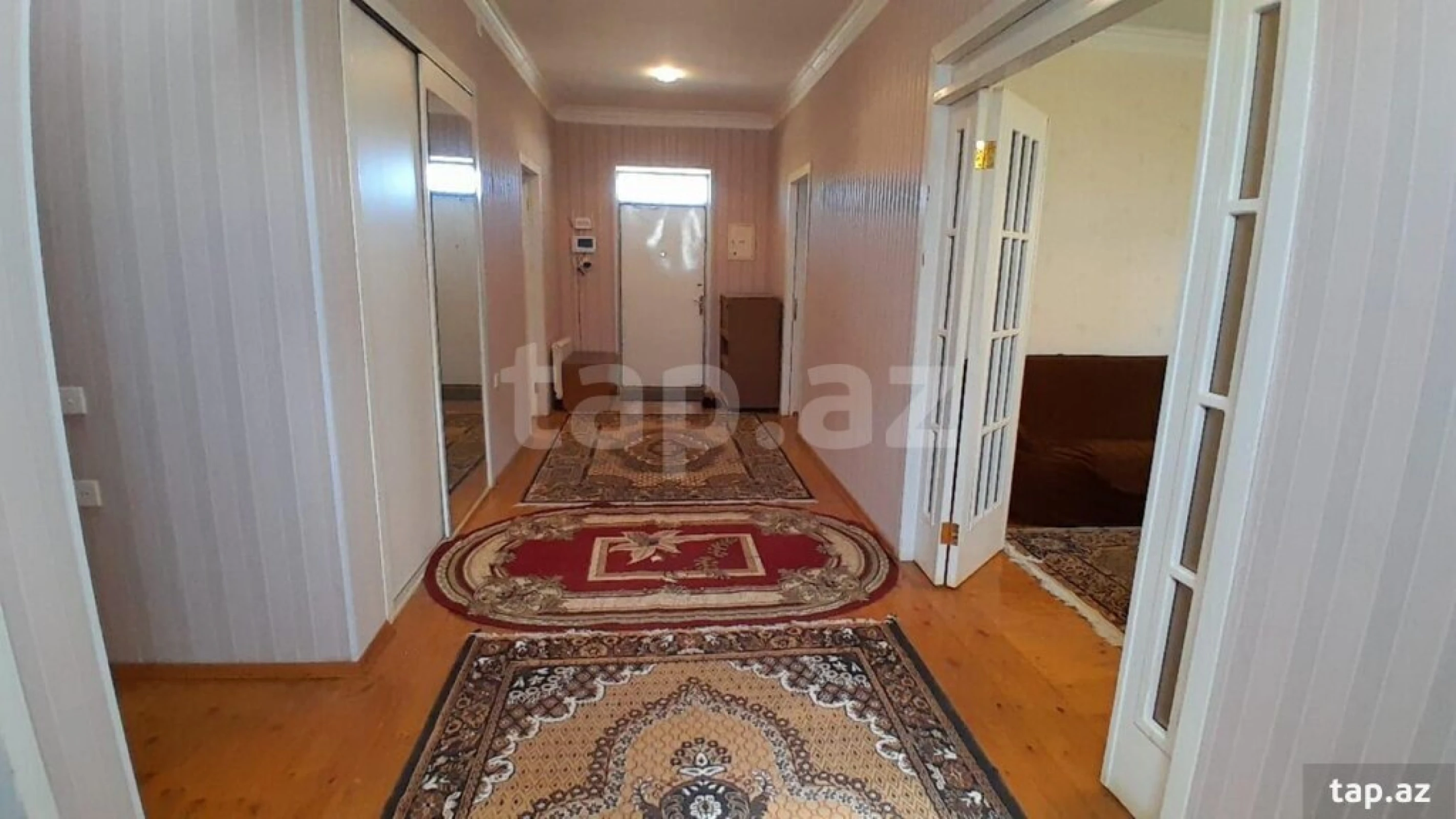 Satılır 4 otaqlı həyət evi 200 m²