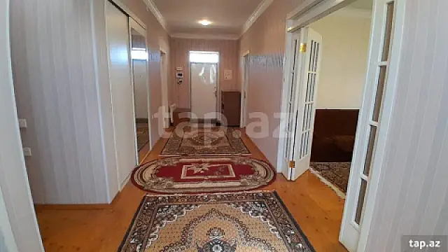 Satılır 4 otaqlı həyət evi 200 m²