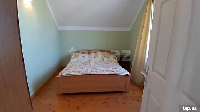 Satılır 4 otaqlı həyət evi 200 m²