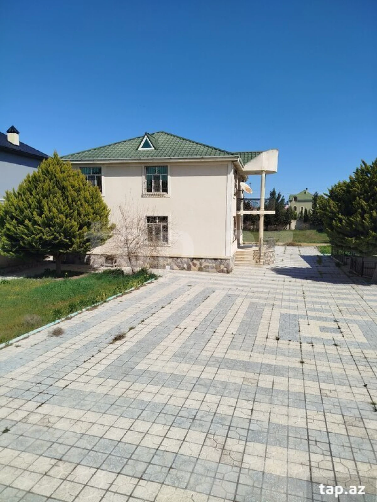 Satılır 4 otaqlı həyət evi 200 m²