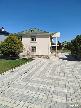 Satılır 4 otaqlı həyət evi 200 m²