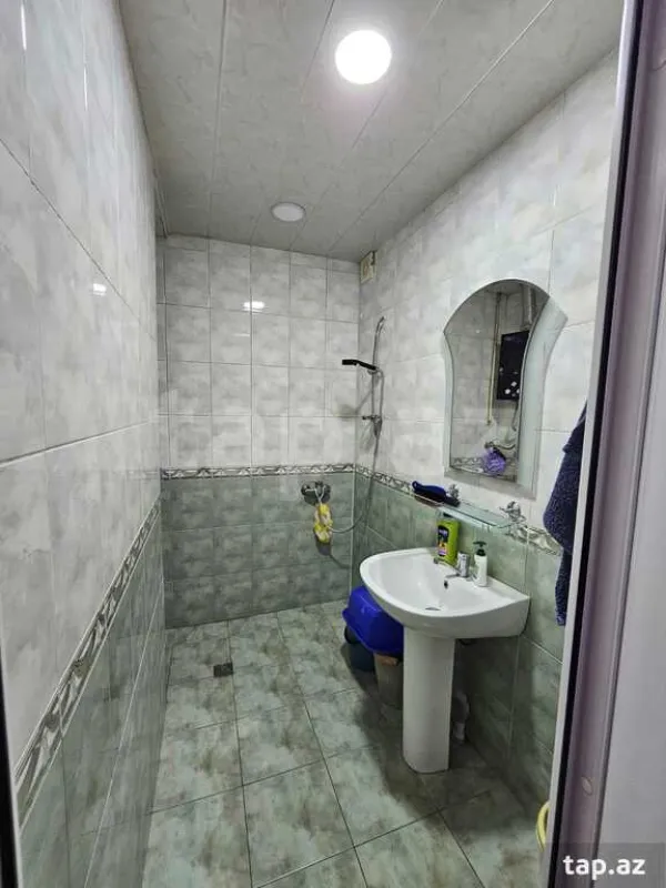 Satılır 4 otaqlı mənzil 115 m²
