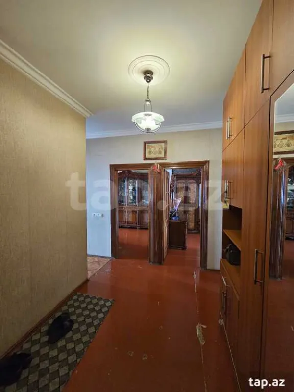 Satılır 4 otaqlı mənzil 115 m²